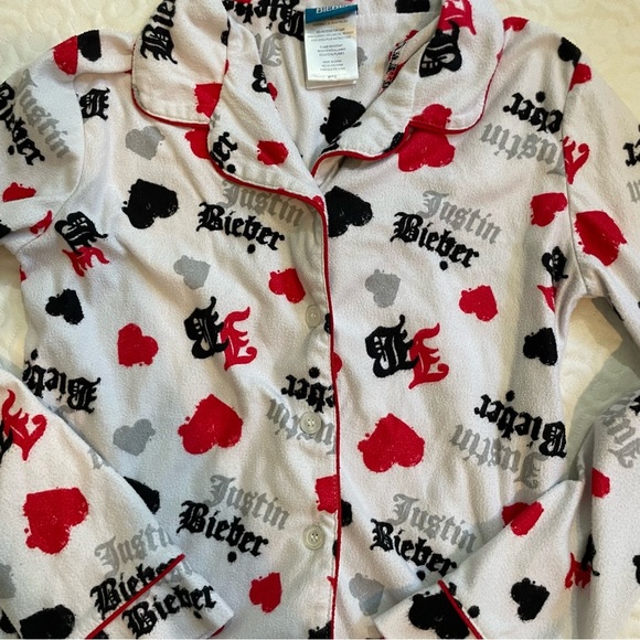 Y2K Rare Justin Bieber Girls Pajama Top Only Medium 8/10 Button Up - Picture 3 of 6